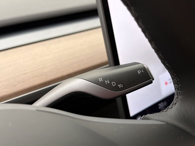 Tesla Model Y bild 26
