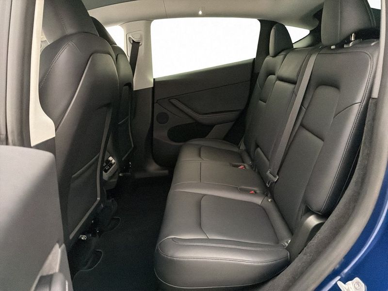 Tesla Model Y bild 13