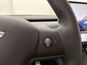 Tesla Model Y bild 24