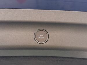 Tesla Model Y bild 10