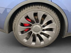 Tesla Model Y bild 32