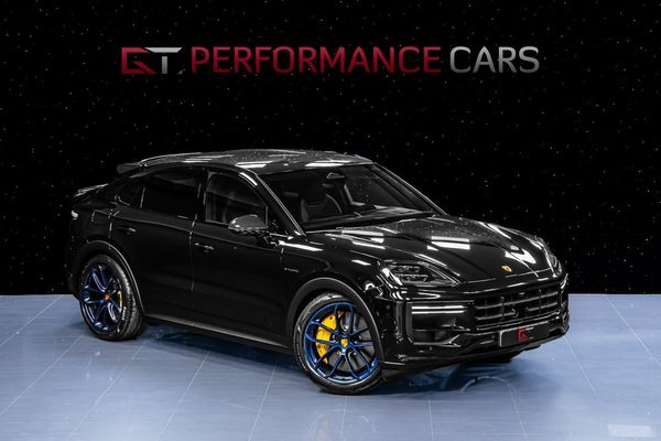 Porsche Cayenne Turbo E-Hyb Coupé GT-package 2027 MOMS Bur3D PDCC ACC HuD 22" - 2027