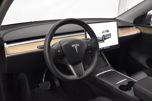 Tesla Model Y bild 9