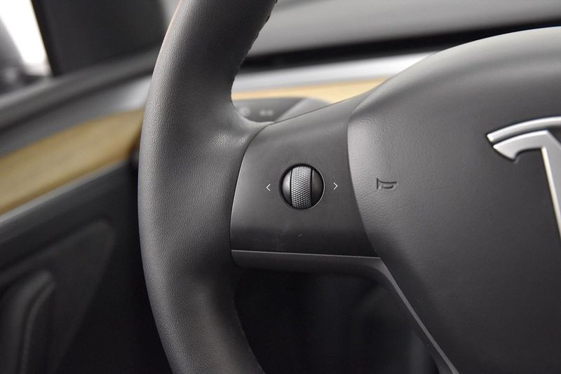 Tesla Model Y bild 10