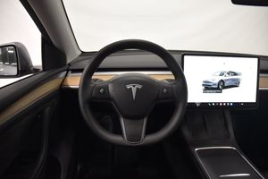 Tesla Model Y bild 2