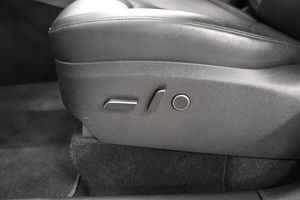 Tesla Model Y bild 16
