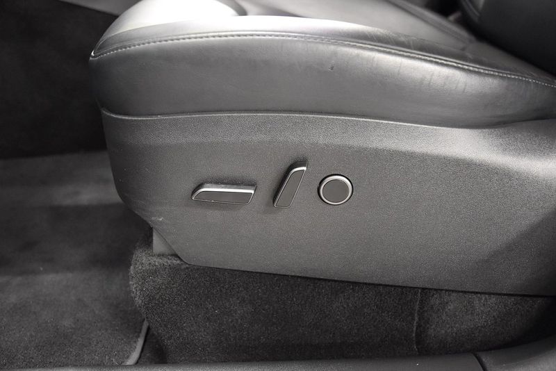 Tesla Model Y bild 16