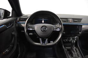 Skoda Superb bild 2