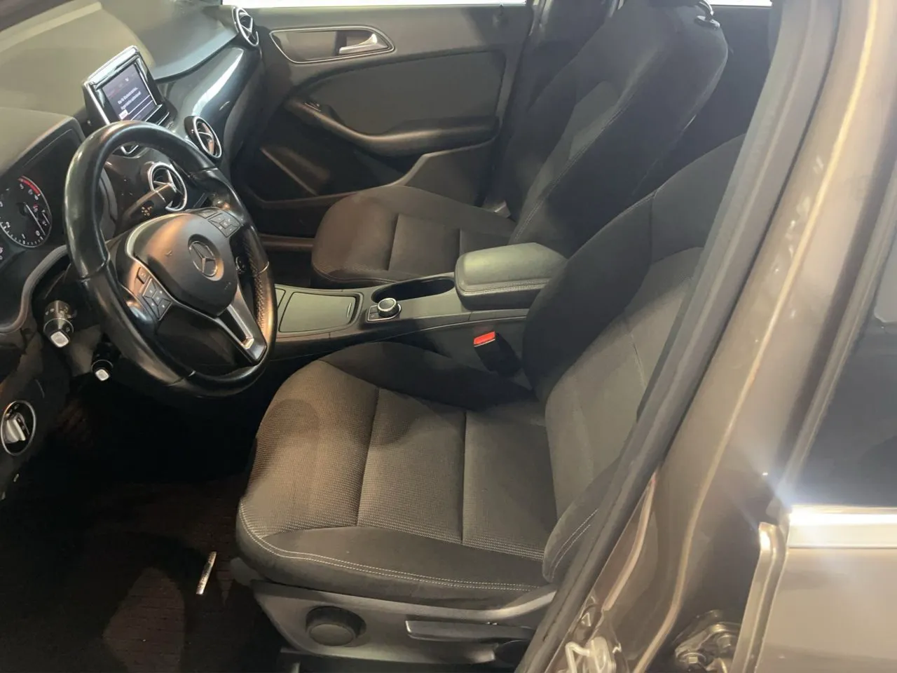 Mercedes B220 bild 9