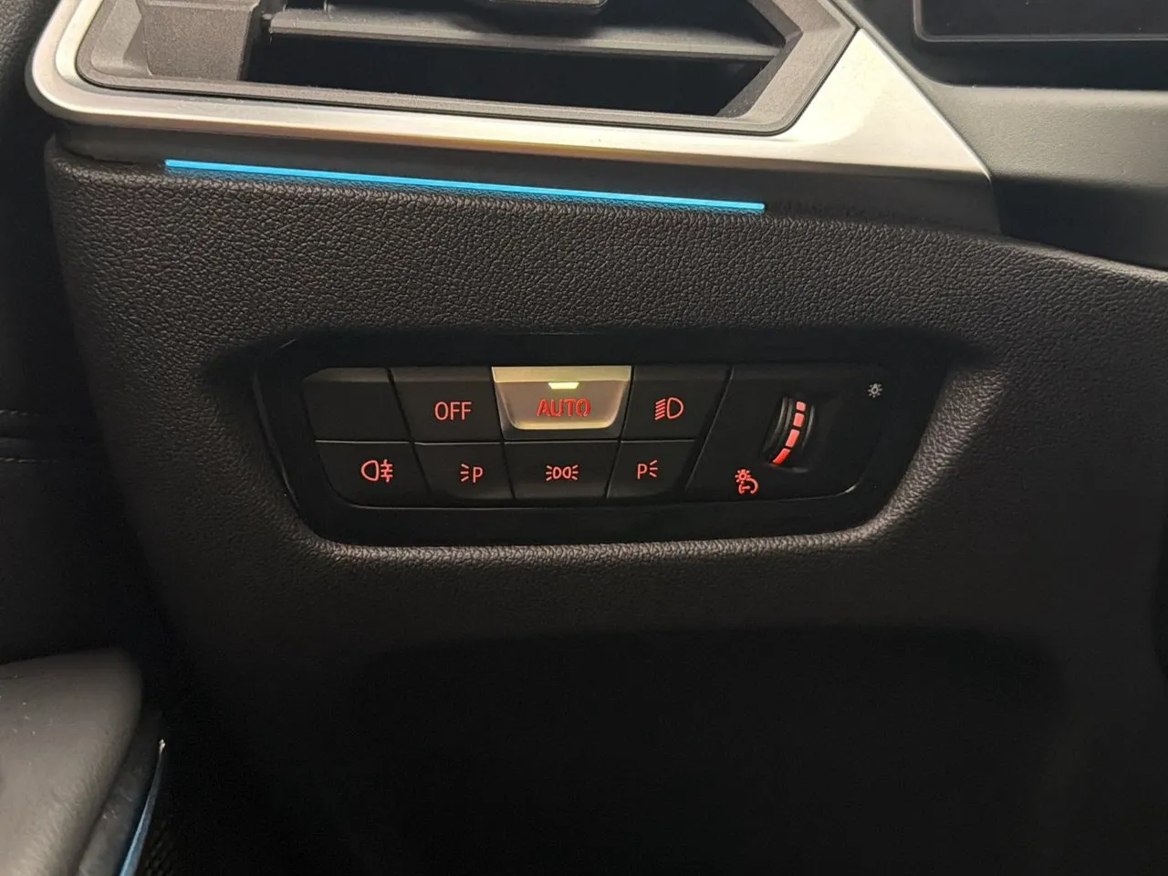 BMW 330 bild 16