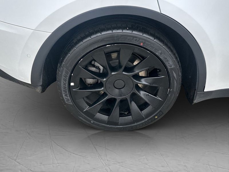 Tesla Model Y bild 31