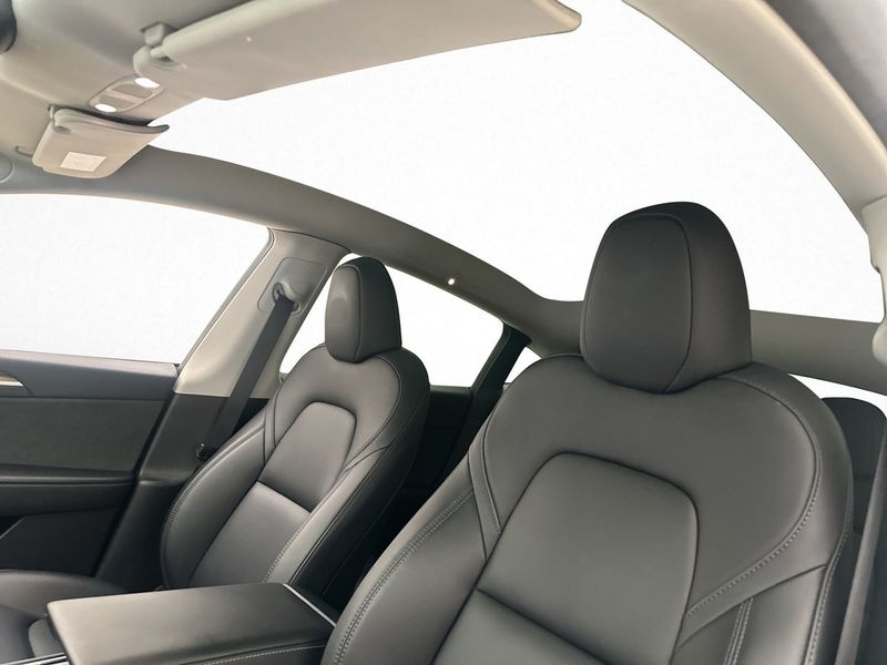 Tesla Model Y bild 13