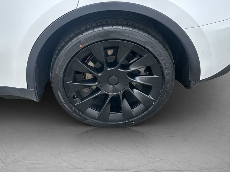 Tesla Model Y bild 30