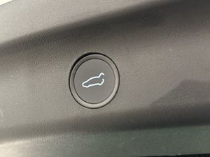 Tesla Model Y bild 27