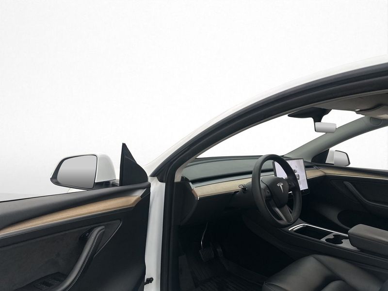 Tesla Model Y bild 11