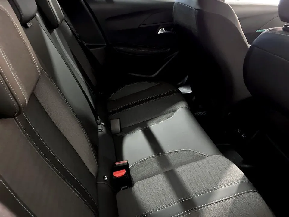 Peugeot e-208 bild 12