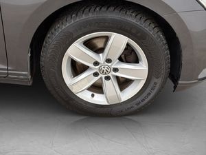 Volkswagen Passat bild 10