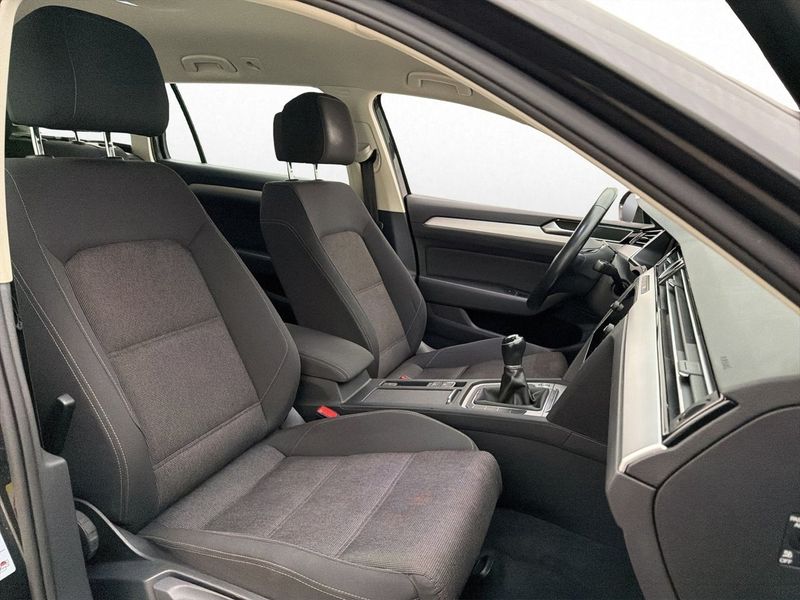 Volkswagen Passat bild 14