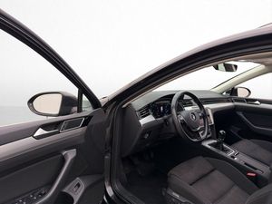 Volkswagen Passat bild 11