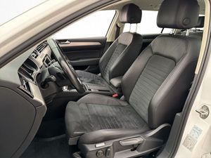 Volkswagen Passat bild 12