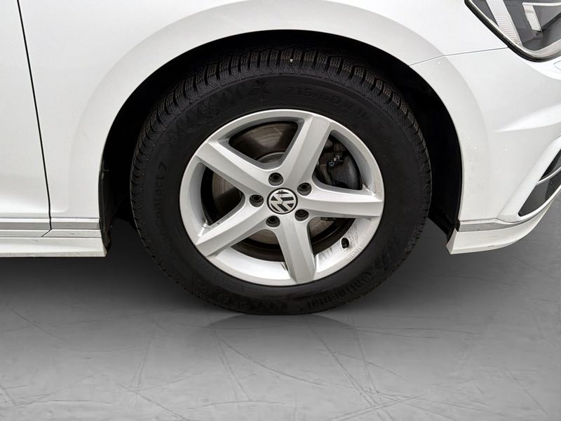 Volkswagen Passat bild 10