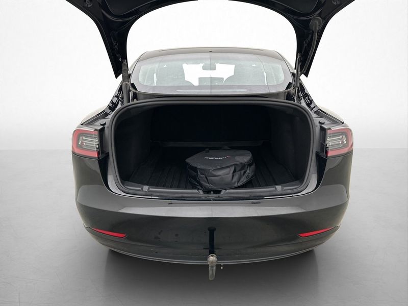 Tesla Model 3 bild 18