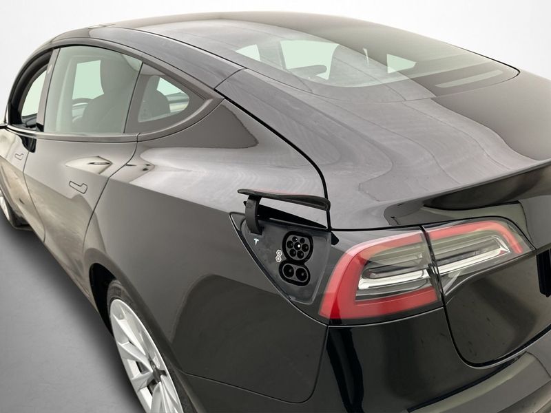 Tesla Model 3 bild 32