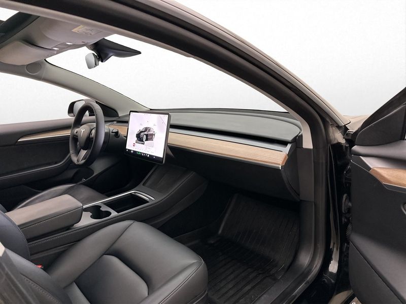 Tesla Model 3 bild 16