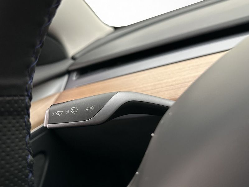 Tesla Model 3 bild 31