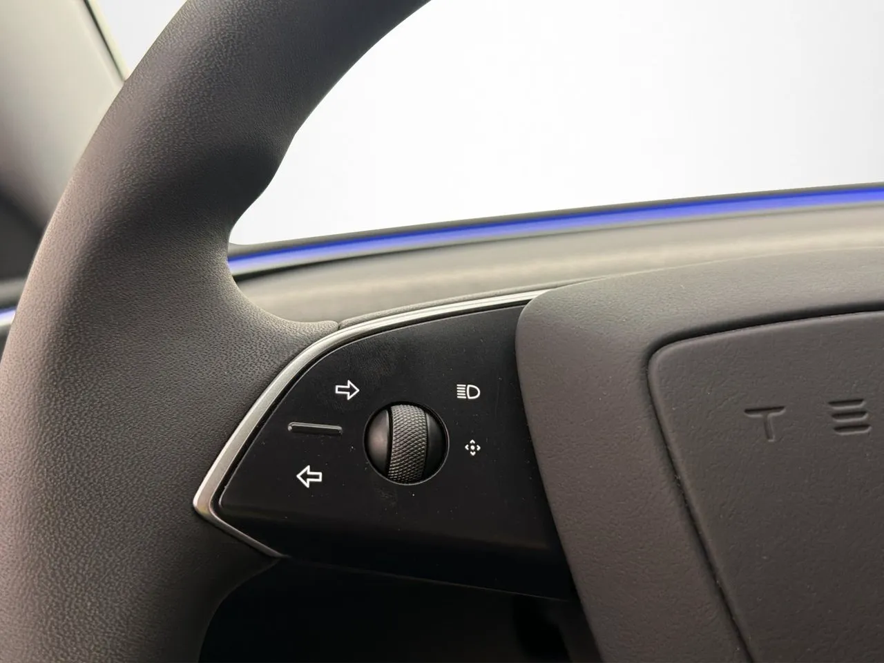 Tesla Model 3 bild 18