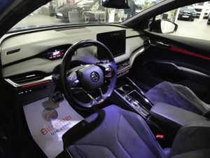 Skoda Enyaq bild 17