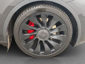 Tesla Model Y bild 37