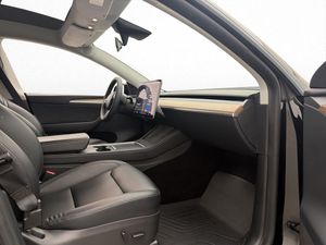 Tesla Model Y bild 28