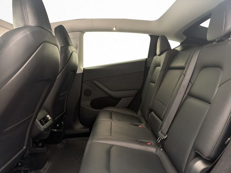 Tesla Model Y bild 30