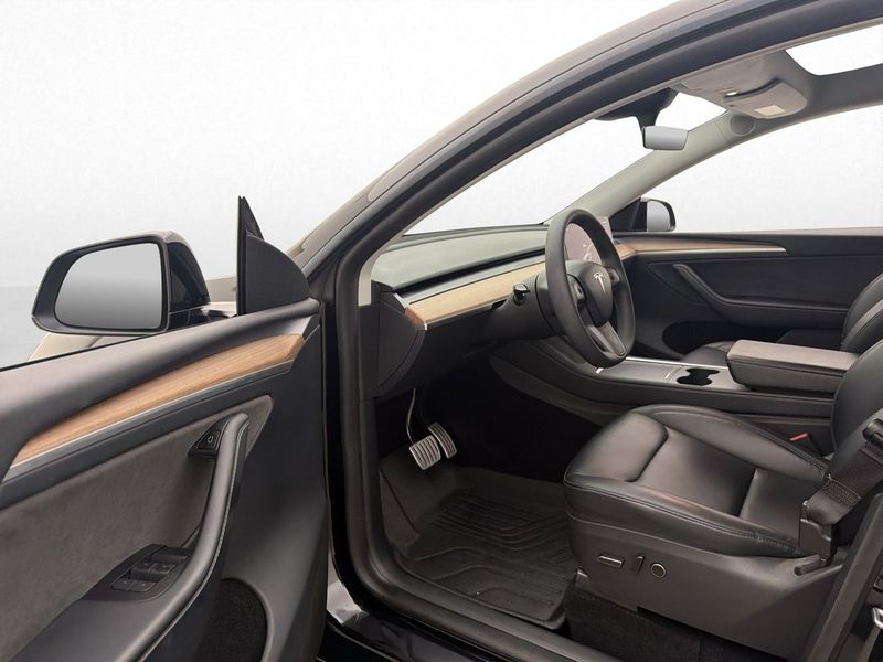 Tesla Model Y bild 12
