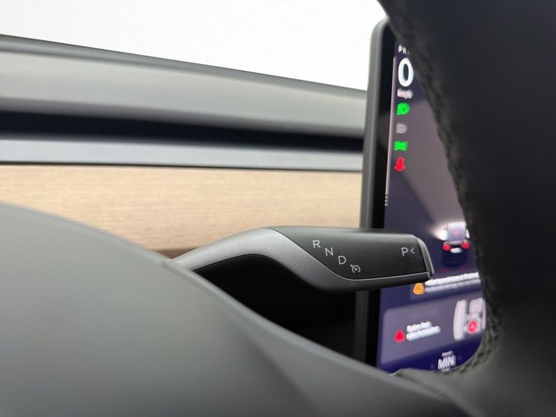 Tesla Model Y bild 19