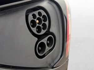 Tesla Model Y bild 33