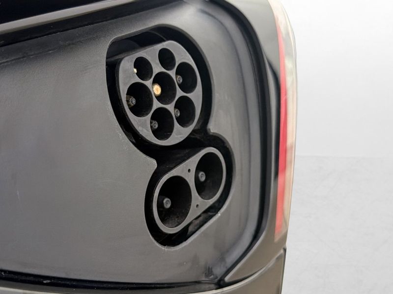 Tesla Model Y bild 33