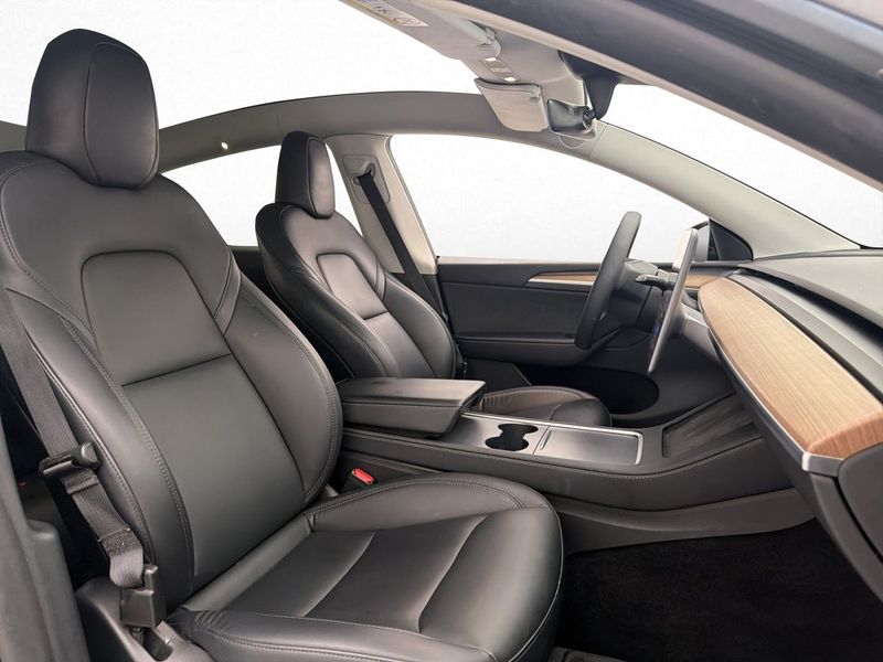 Tesla Model Y bild 29