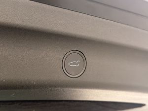 Tesla Model Y bild 32