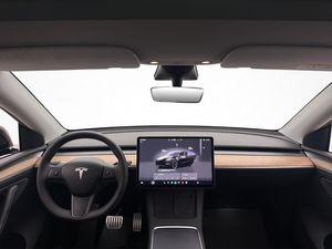 Tesla Model Y bild 15