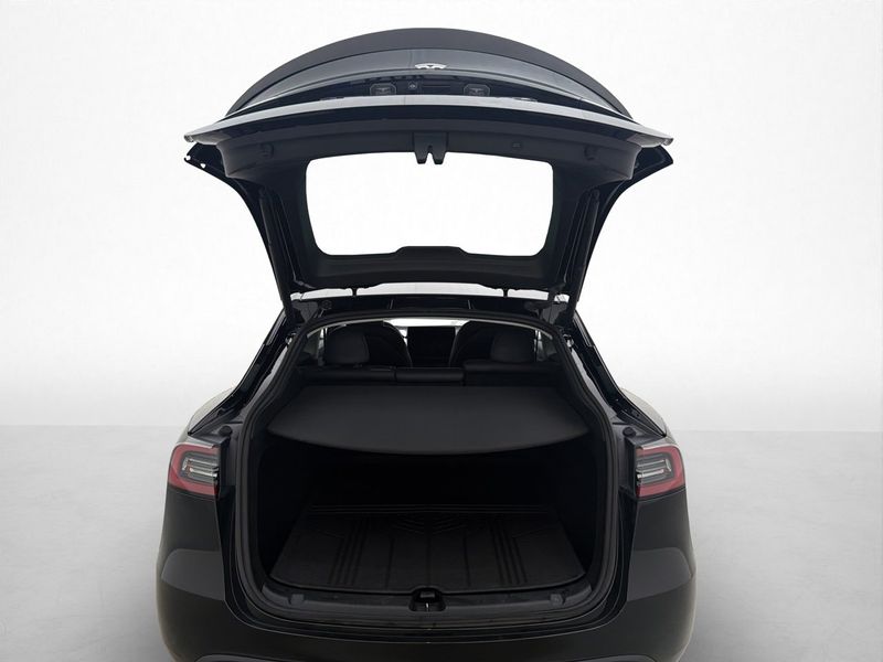 Tesla Model Y bild 31