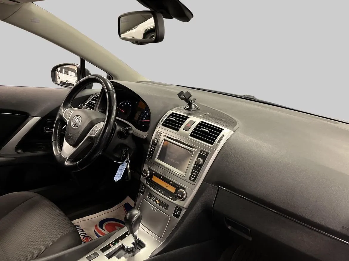 Toyota Avensis bild 10