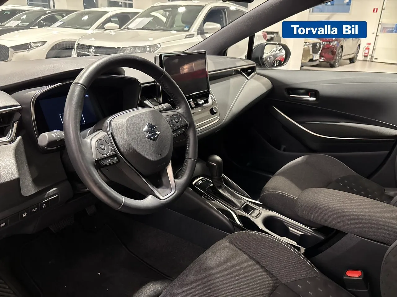 Suzuki Swace bild 8