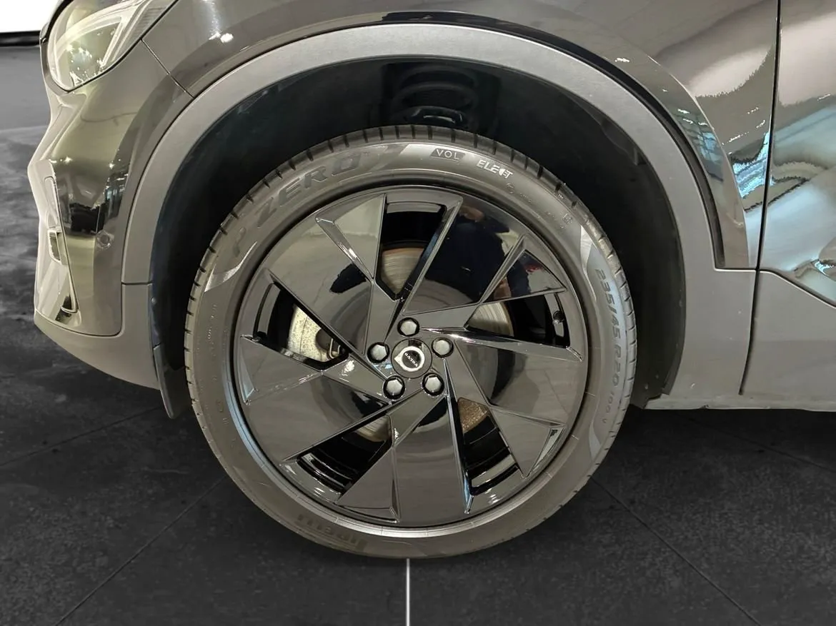 Volvo EX40 bild 10