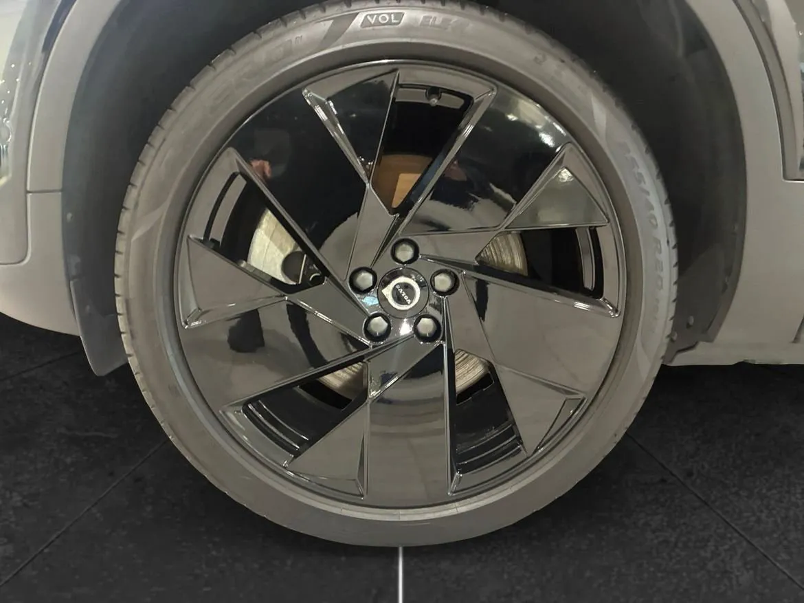 Volvo EX40 bild 10