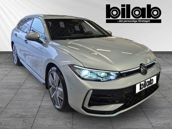 Volkswagen Passat R-Line E-Hybrid 277hk Drag/Travel Assist/Panorama - 2026