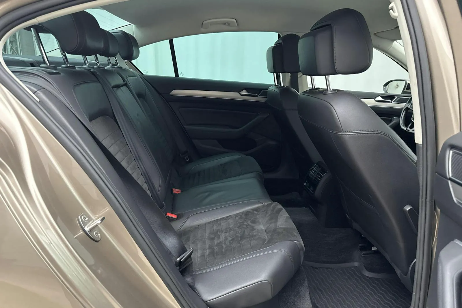 Volkswagen Passat bild 8