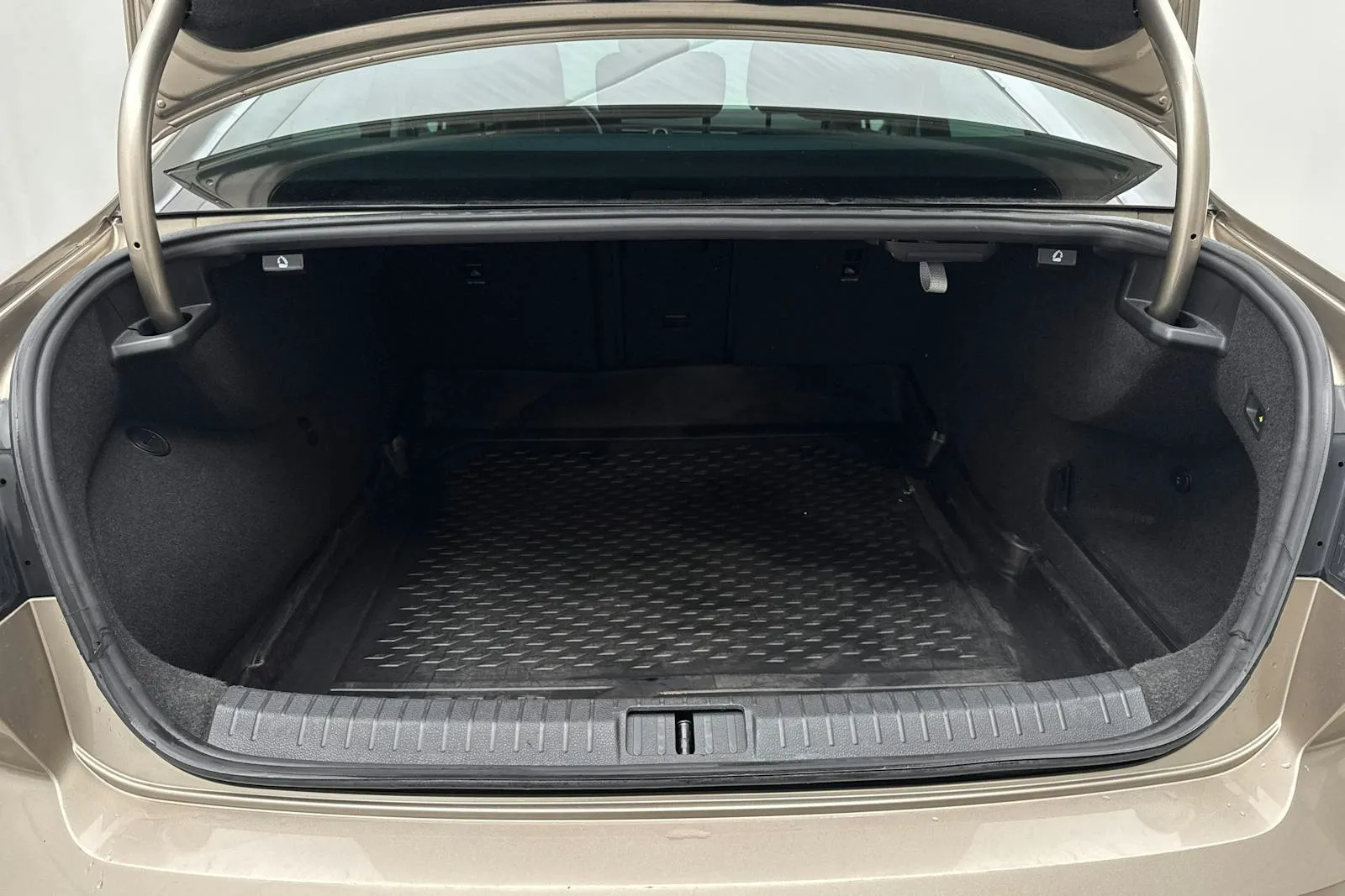 Volkswagen Passat bild 9
