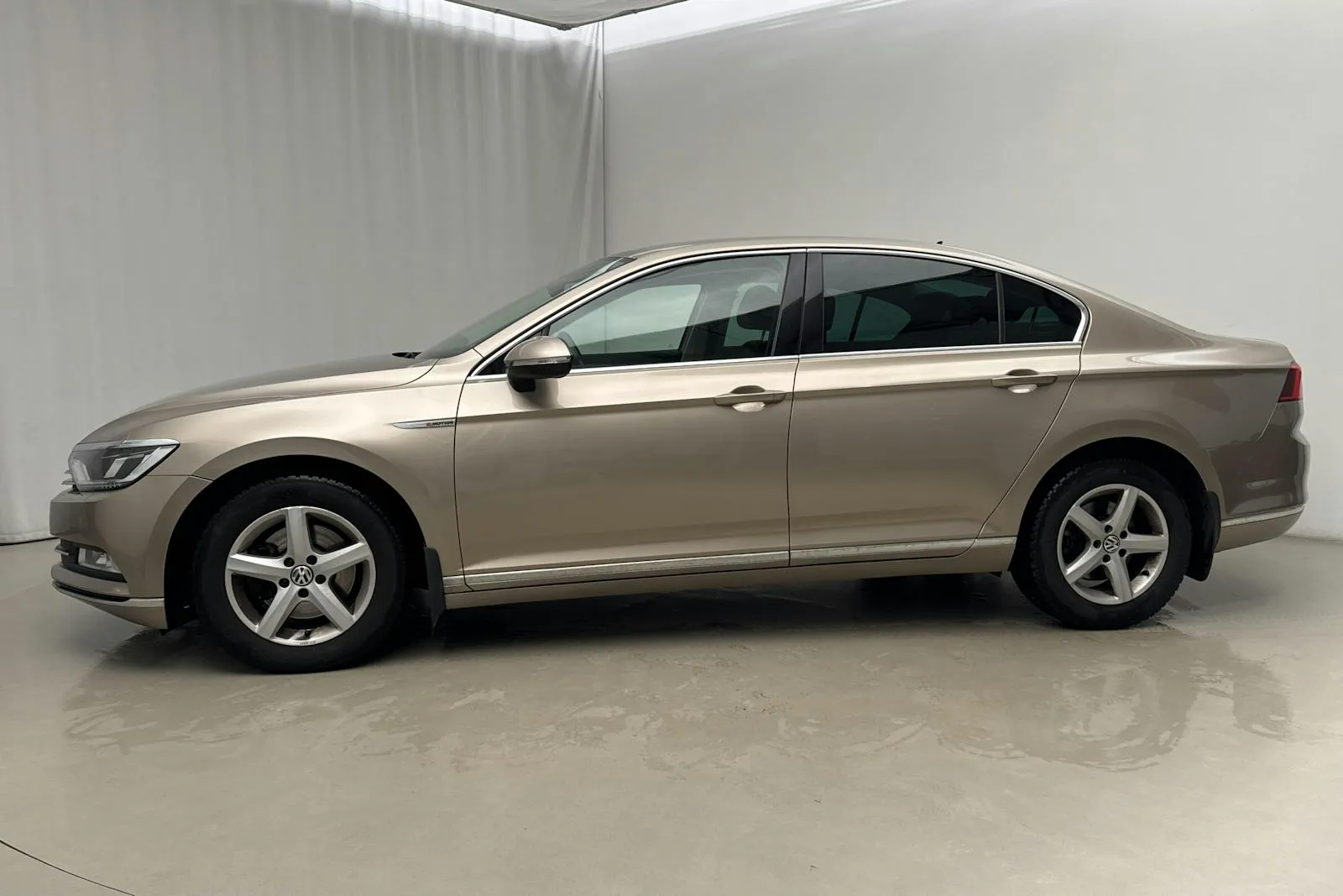 Volkswagen Passat bild 2